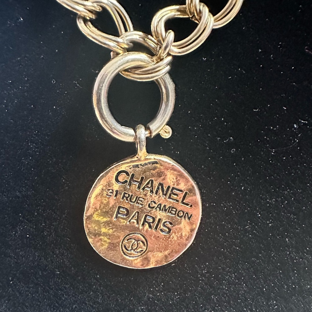 CHANEL Gold Chain Necklace with Paris Pendant - Picture 5 of 12